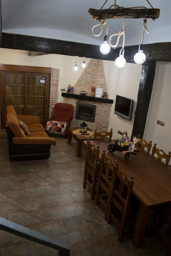 Vivienda Turistica El Caneco ทอร์เดซียัส ภายนอก รูปภาพ