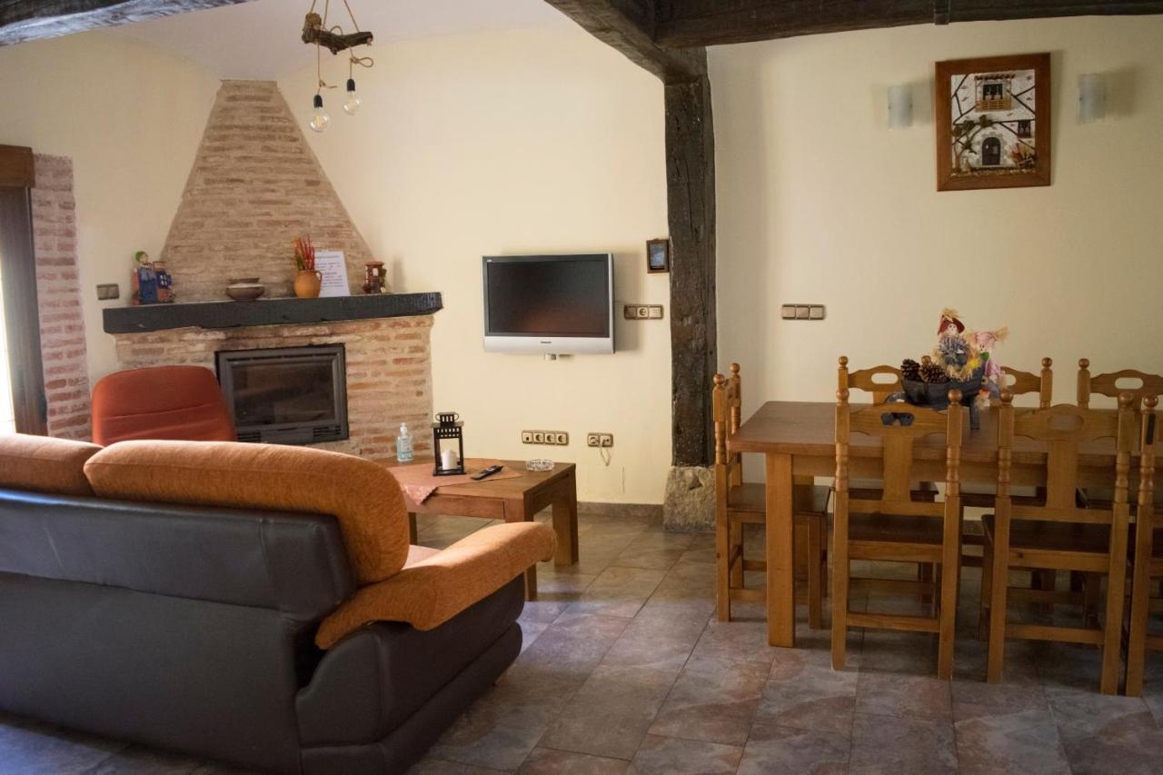Vivienda Turistica El Caneco ทอร์เดซียัส ภายนอก รูปภาพ